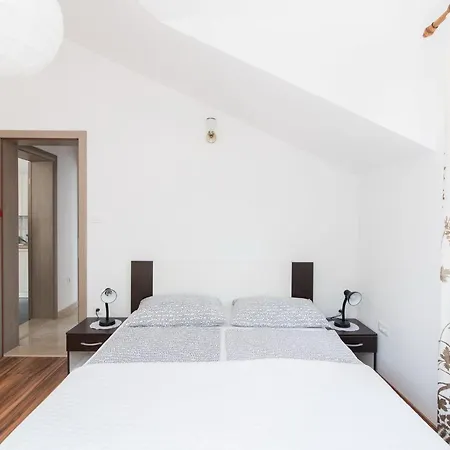 Mare- One Bedroom With Terrace A2 St Apartment *